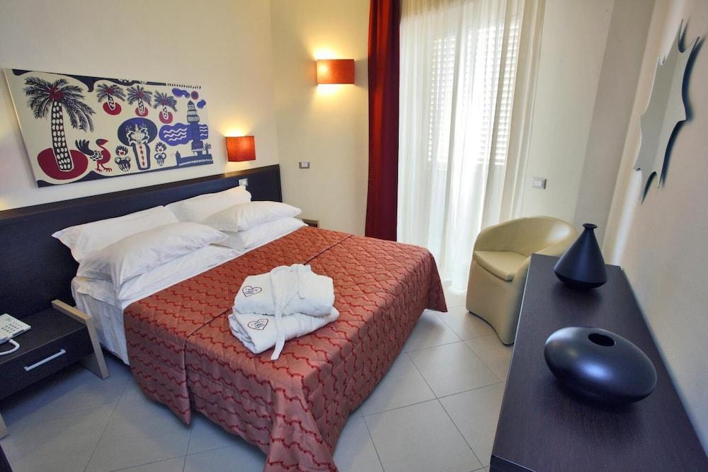 Noha Suite Hotel ริชโชเน ภายนอก รูปภาพ