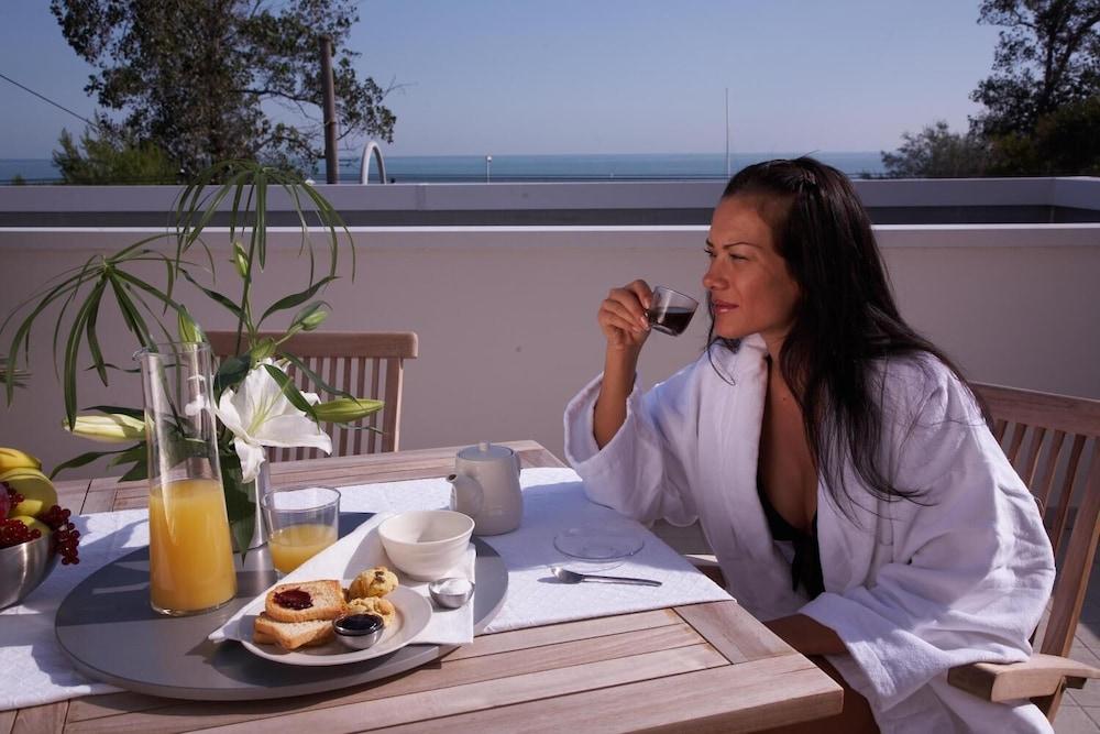 Noha Suite Hotel ริชโชเน ภายนอก รูปภาพ
